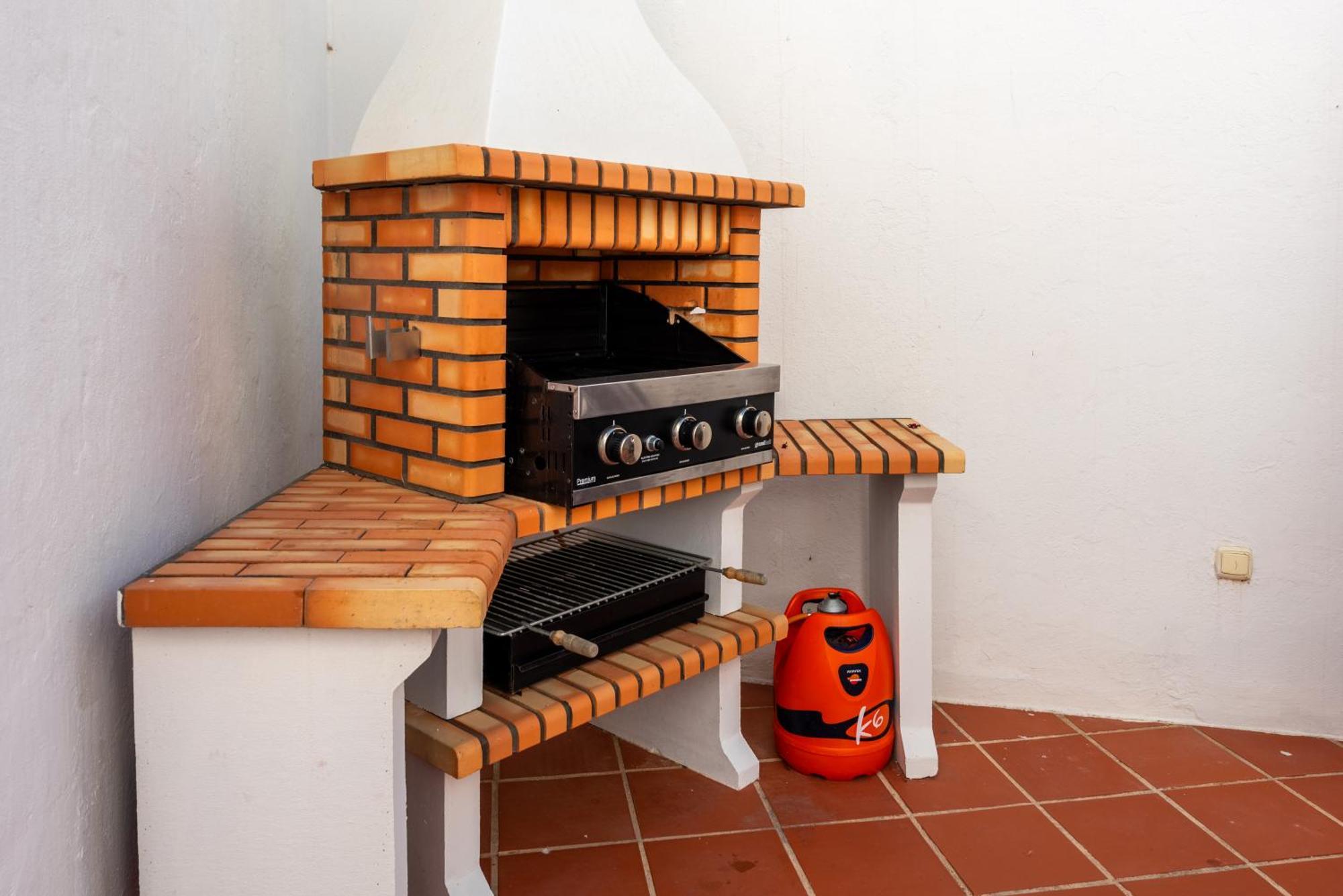Stylish 3 Bed House 2 Bathrooms, With Patio, Roof Terrace And Communal Pool 5 Minutes Away From The Beautiful Spanish White Village Of Casares Pueblo And Only 20 Mins From The Sea Eksteriør billede