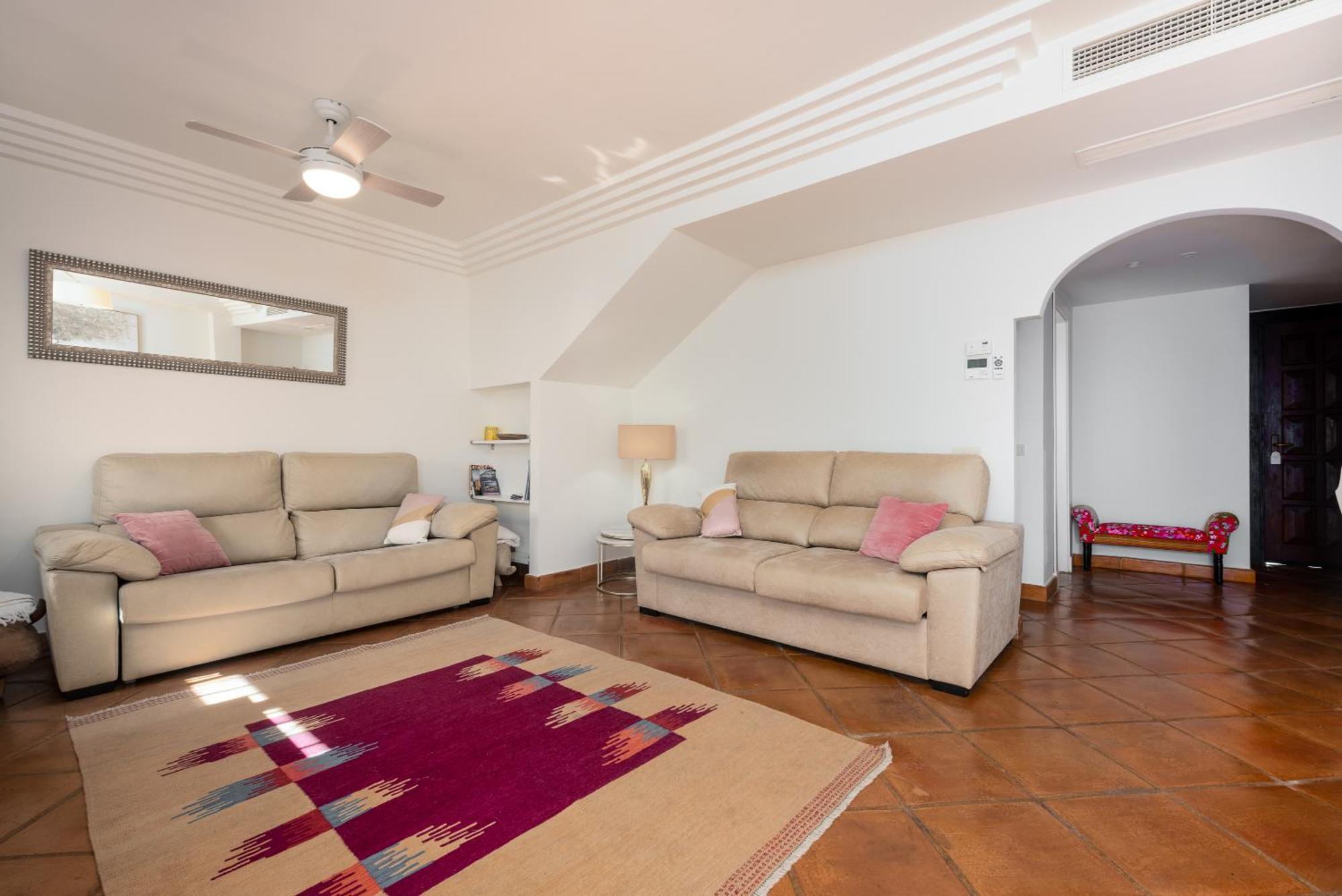 Stylish 3 Bed House 2 Bathrooms, With Patio, Roof Terrace And Communal Pool 5 Minutes Away From The Beautiful Spanish White Village Of Casares Pueblo And Only 20 Mins From The Sea Eksteriør billede