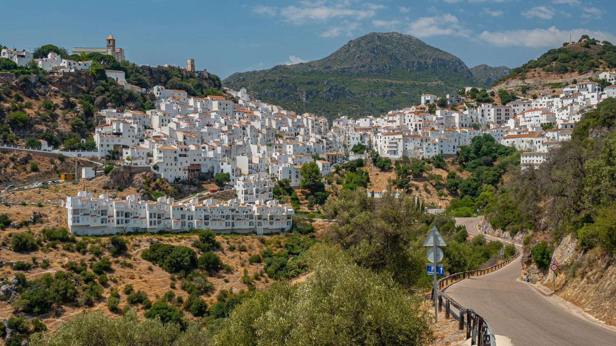 Stylish 3 Bed House 2 Bathrooms, With Patio, Roof Terrace And Communal Pool 5 Minutes Away From The Beautiful Spanish White Village Of Casares Pueblo And Only 20 Mins From The Sea Eksteriør billede